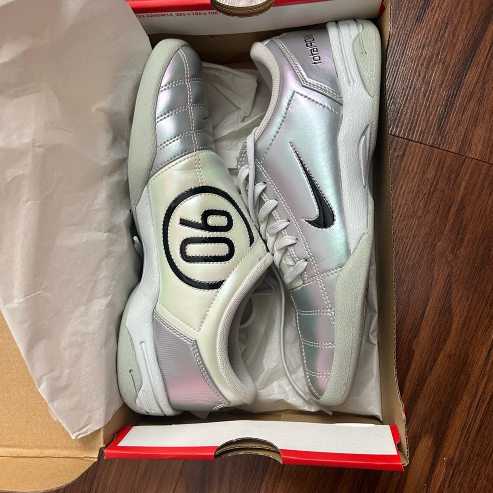 Nike Women’s Silver total 90 Sneakers
